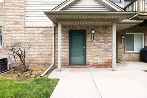 2252 Frazho Rd, Warren, MI 48091