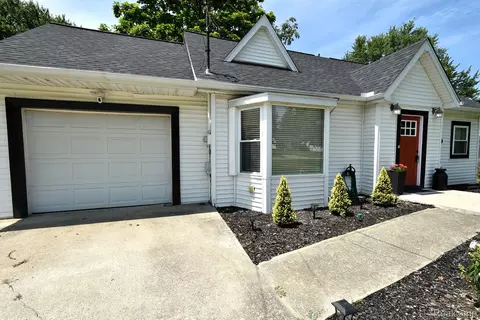 809 Moore St, Davison, MI 48423