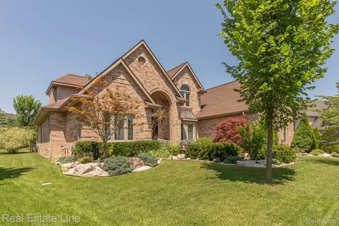 47064 Northumberland St, Novi, MI 48374