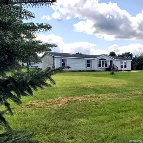 750 Peppermint St, Attica, MI 48412