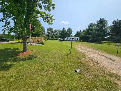 5492 Lexington Ave, Butman, MI 48624