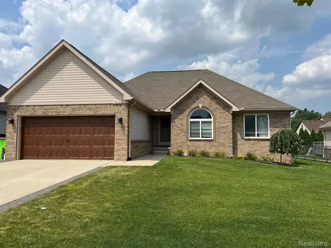 18521 Shannon, Clinton Township, MI 48035