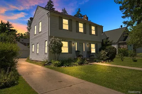 79 Wenonah Dr, Pontiac, MI 48341