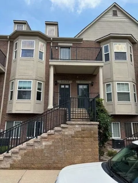 41604 N Hamlet Ln W, Novi, MI 48375