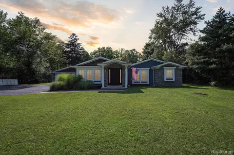 23545 Canfield Ave, Farmington Hills, MI 48336