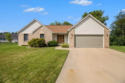 4439 Colby Crt Ct, Burton, MI 48519