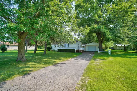 1021 Vienna Rd W, Vienna, MI 48420