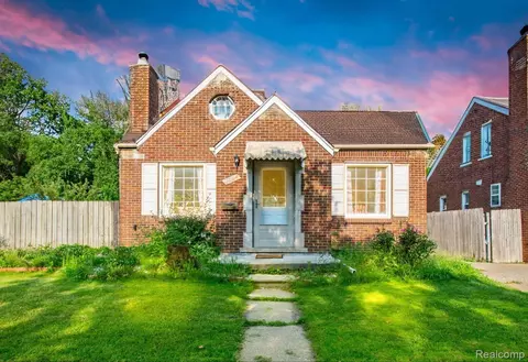 21124 Curie Ave, Warren, MI 48091
