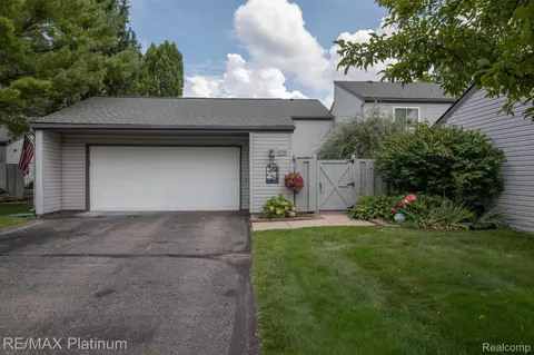 2795 Monte Vis, Genoa, MI 48114