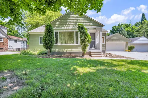 255 Cherryland St, Auburn Hills, MI 48326