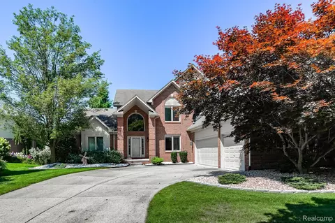 54301 Maple Crk, Shelby Township, MI 48316
