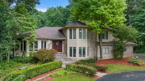 8398 Elkrun Dr, Independence, MI 48348