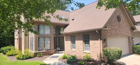 5317 Royal Vale Ln, Dearborn, MI 48126