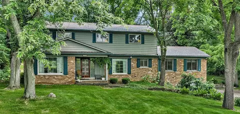 34316 Thornbrook Dr, Farmington Hills, MI 48335