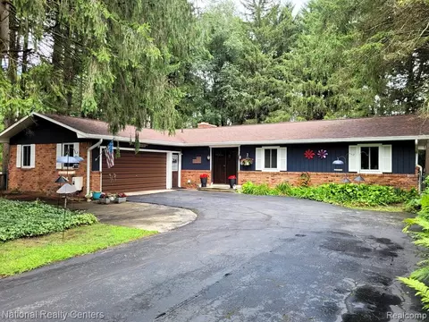 7856 Caberfae Trl, Clarkston, MI 48348