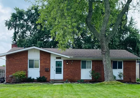 12442 Lyford Dr, Sterling Heights, MI 48312