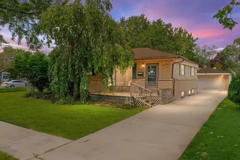 11615 Stamford Ave, Warren, MI 48089