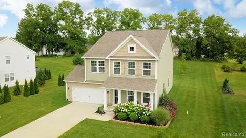 16106 River Ridge Trl, Argentine, MI 48451