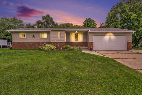 7036 Timberwood Dr, Davison, MI 48423