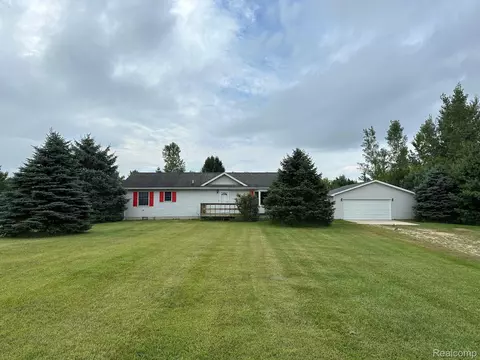 1239 W Barnes Rd, Watertown, MI 48435