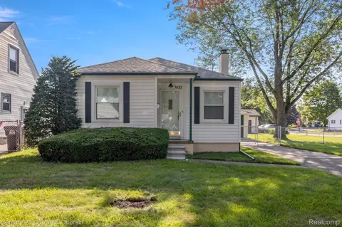 7833 Ziegler St, Taylor, MI 48180