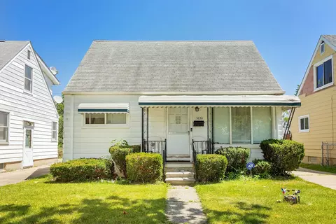 5836 Auburn St, Detroit, MI 48228