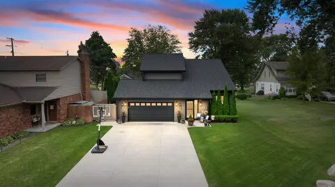 38176 Jefferson Ave, Harrison, MI 48045