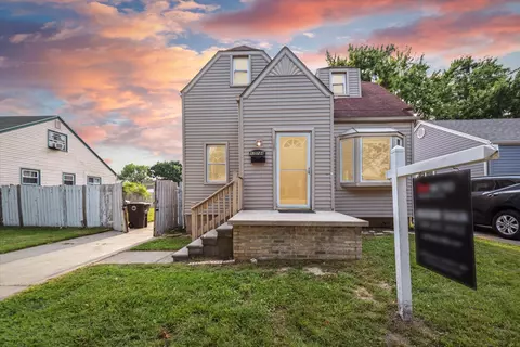 17734 Matthews St, Riverview, MI 48193
