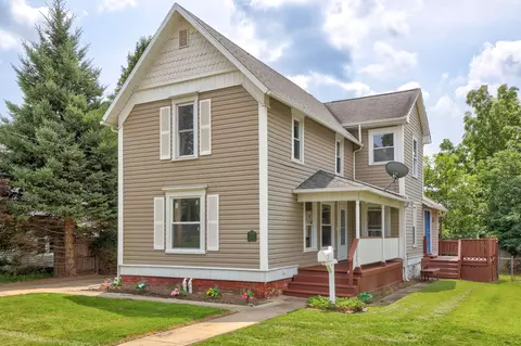 712 E Oliver St, Owosso, MI 48867
