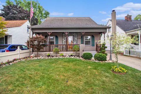 33964 John St, Wayne, MI 48184