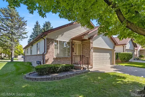 6240 W Morgan Cir, Westland, MI 48185