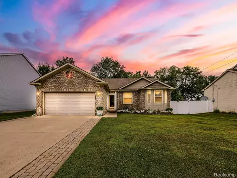 23822 Koths St, Taylor, MI 48180