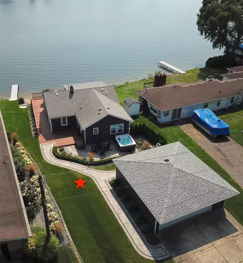 8453 Woodland Shore Dr, Brighton, MI 48114