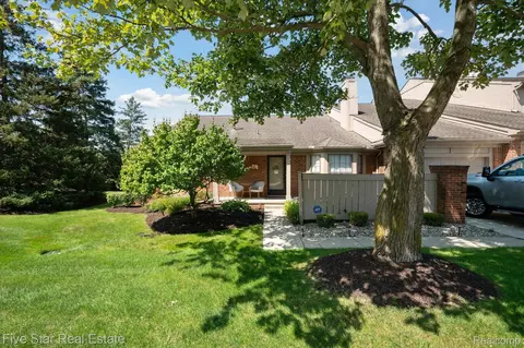 7295 Somerby, West Bloomfield, MI 48322