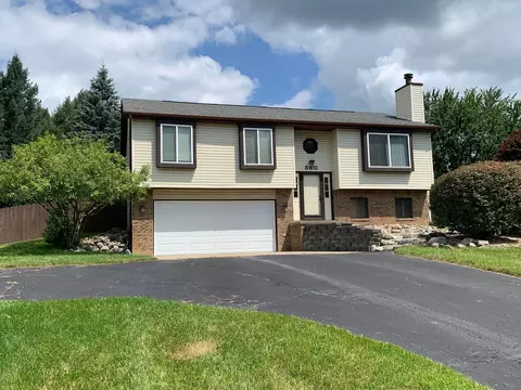 860 Bald Eagle Lake Rd, Brandon, MI 48462