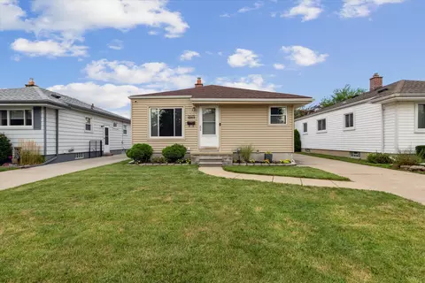 24575 Lexington Ave, Eastpointe, MI 48021