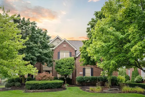 46341 Pinehurst Dr, Northville, MI 48168