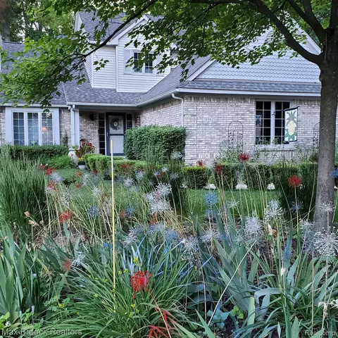 31062 Pembroke St, Livonia, MI 48152