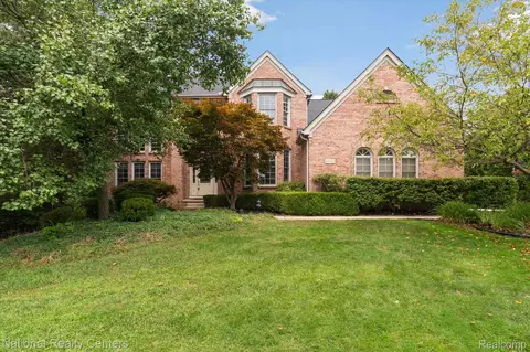 44155 Deep Hollow Cir, Northville, MI 48168