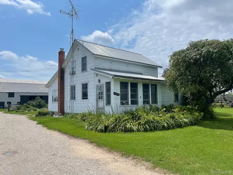 5909 Burtch Rd, Grant, MI 48032