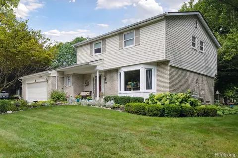 10538 Jo Ann Ln, Plymouth, MI 48170