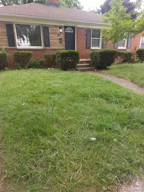 11329 Merriman Rd, Livonia, MI 48150