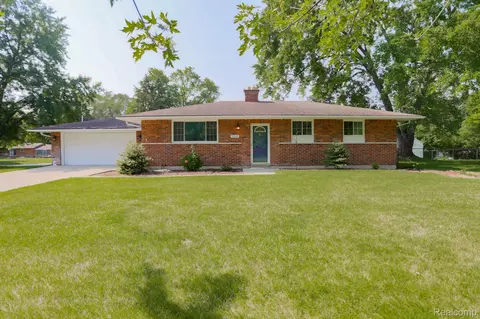 3405 Levee St, Waterford, MI 48329