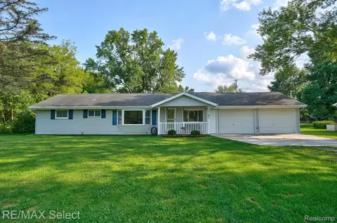 2216 E Wilson Rd, Thetford, MI 48420