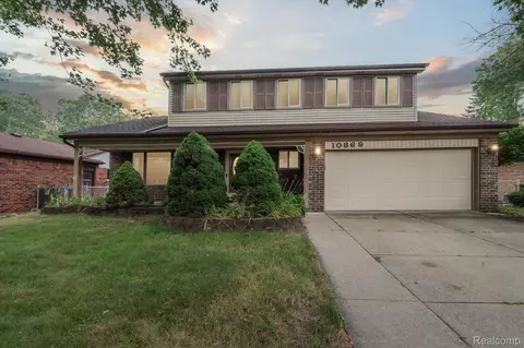 10869 Continental Dr, Taylor, MI 48180