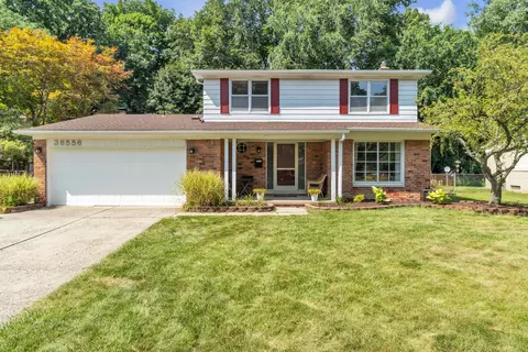 38556 Kingsbury St, Livonia, MI 48154