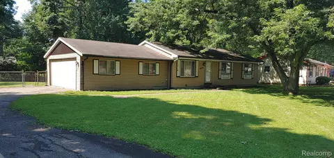 20429 Mada Ave, Southfield, MI 48075