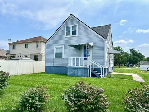 2106 John R Rd, Troy, MI 48083