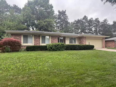 5335 Berwyck Dr, Troy, MI 48085