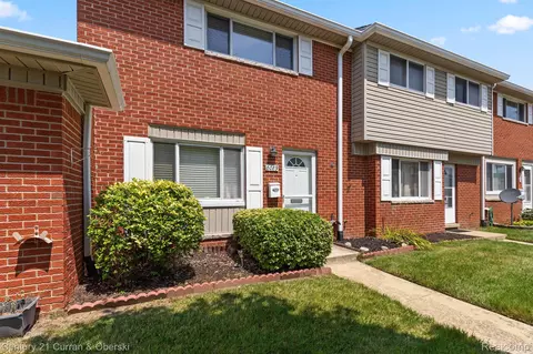 8089 Coventry St, Westland, MI 48185